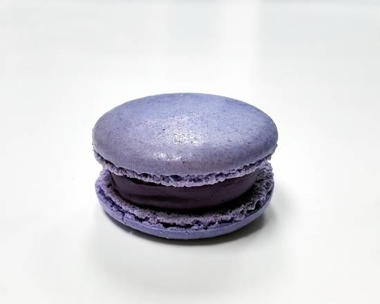 Ube Macaron.
